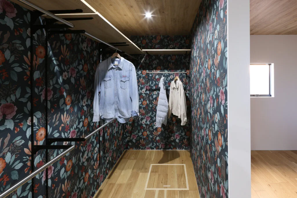 中野町の家 クローゼット