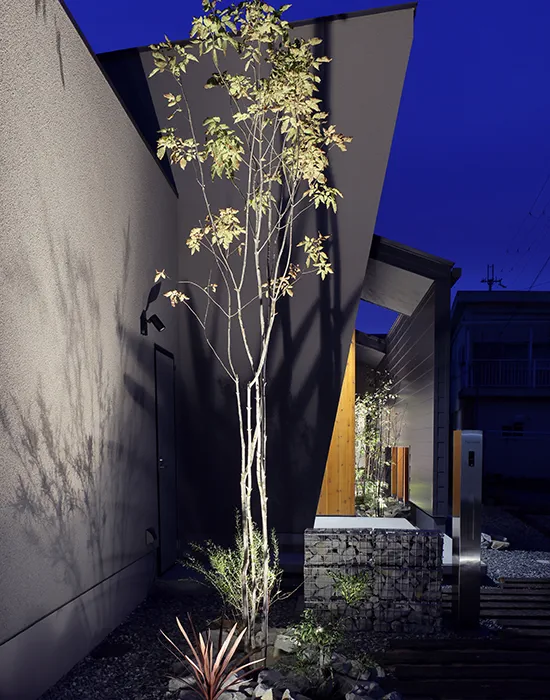 Our Story Begins Here 玄関