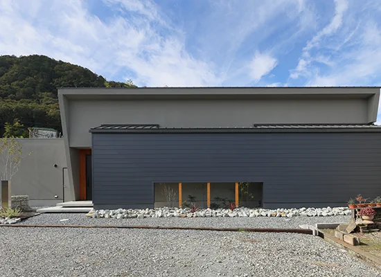 Our Story Begins Here 外観