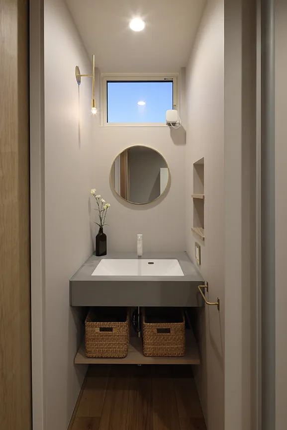 大開町の家 洗面台