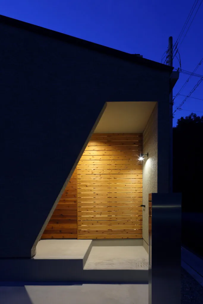 開放的でシンプルな家 玄関