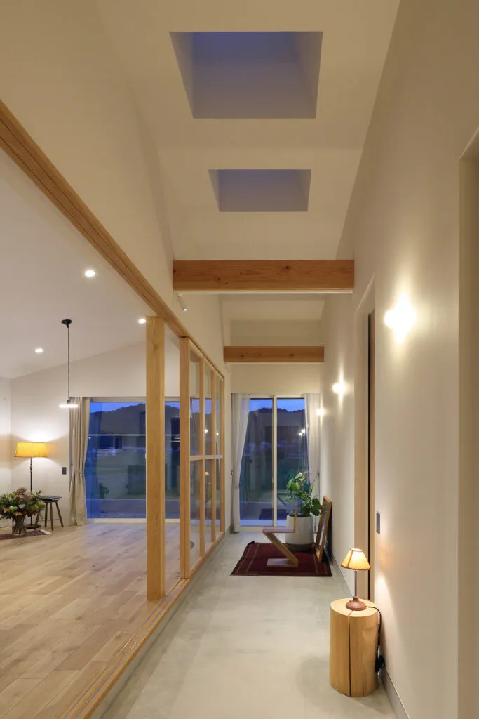 山・畑・郷里の風景と暮らす 廊下