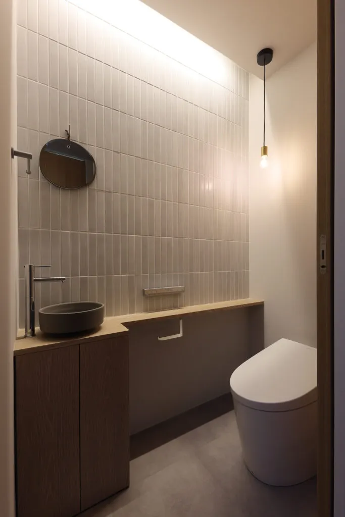 山・畑・郷里の風景と暮らす トイレ