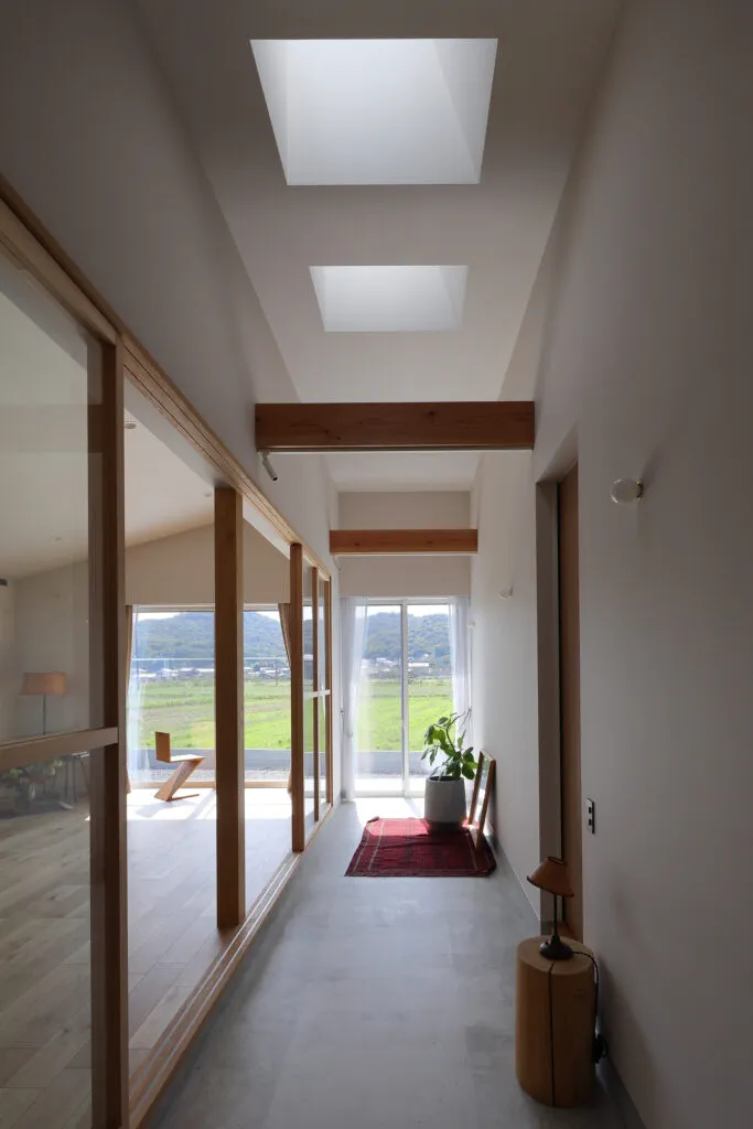 山・畑・郷里の風景と暮らす 廊下