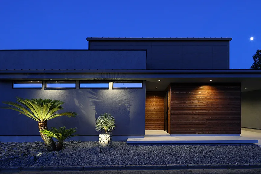 高台に建つ家 外観