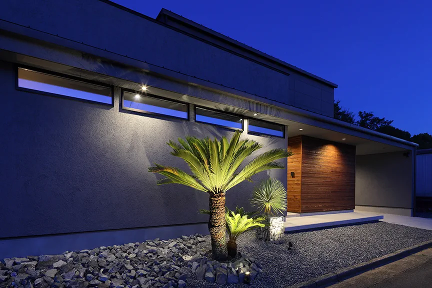 高台に建つ家 外観