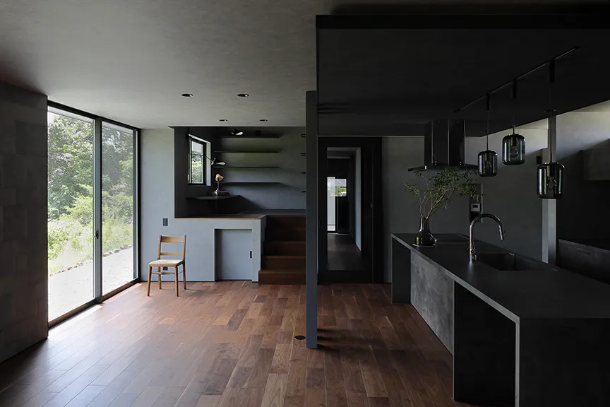 高台に建つ家 リビング